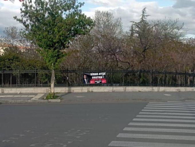 Ankara’nın pek çok noktasına ‘Sinan Ateş’i unutma’ afişleri asıldı 3